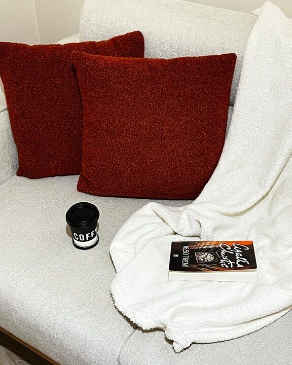 How to Create a Cozy and Inviting Reading Nook at Home